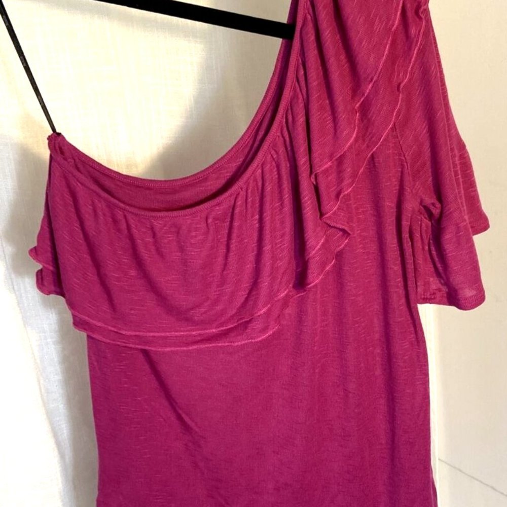 Ro&De Women's Medium NWT One Shoulder Ruffle Detail Hem Red Violet Blouse